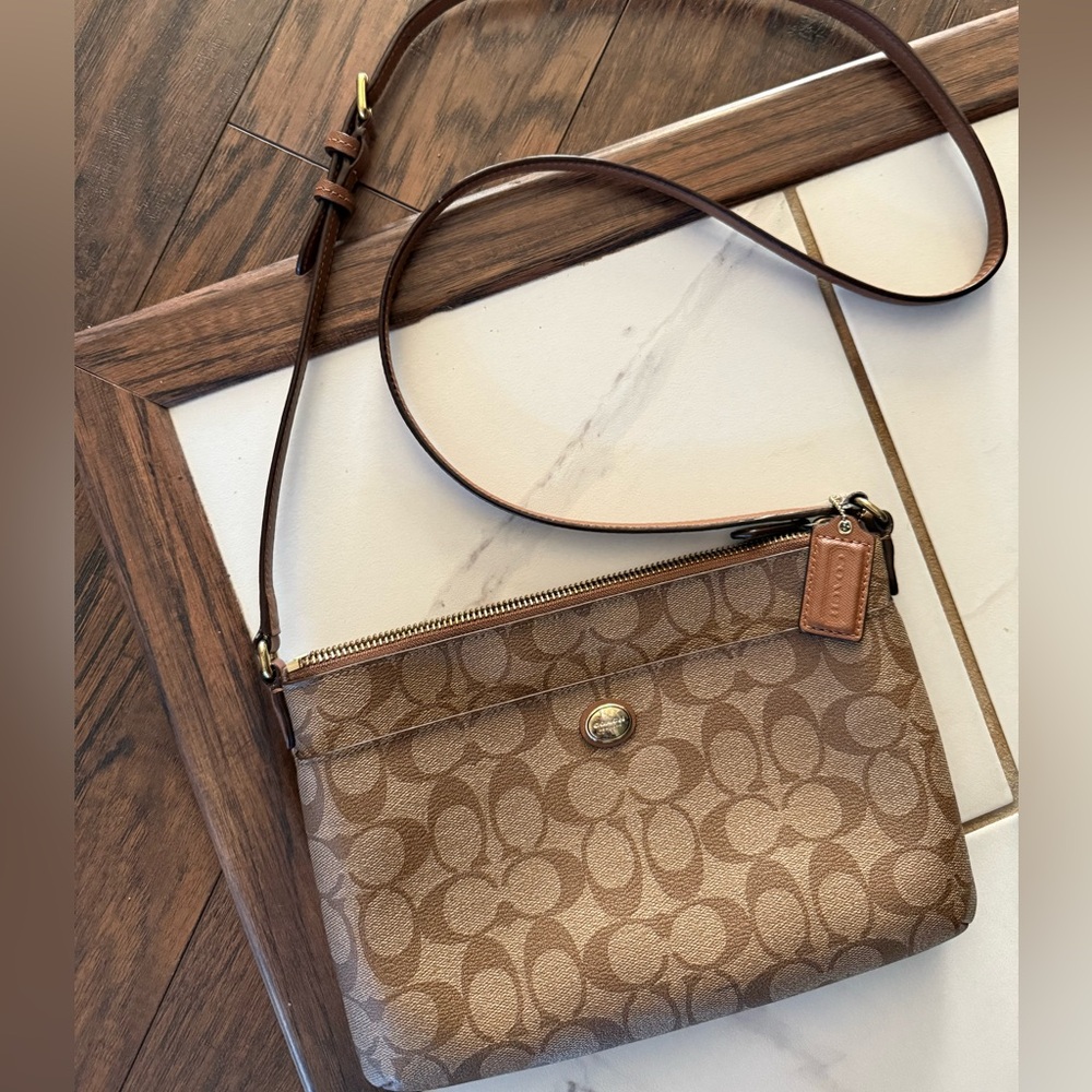 COACH Crossbody ✨